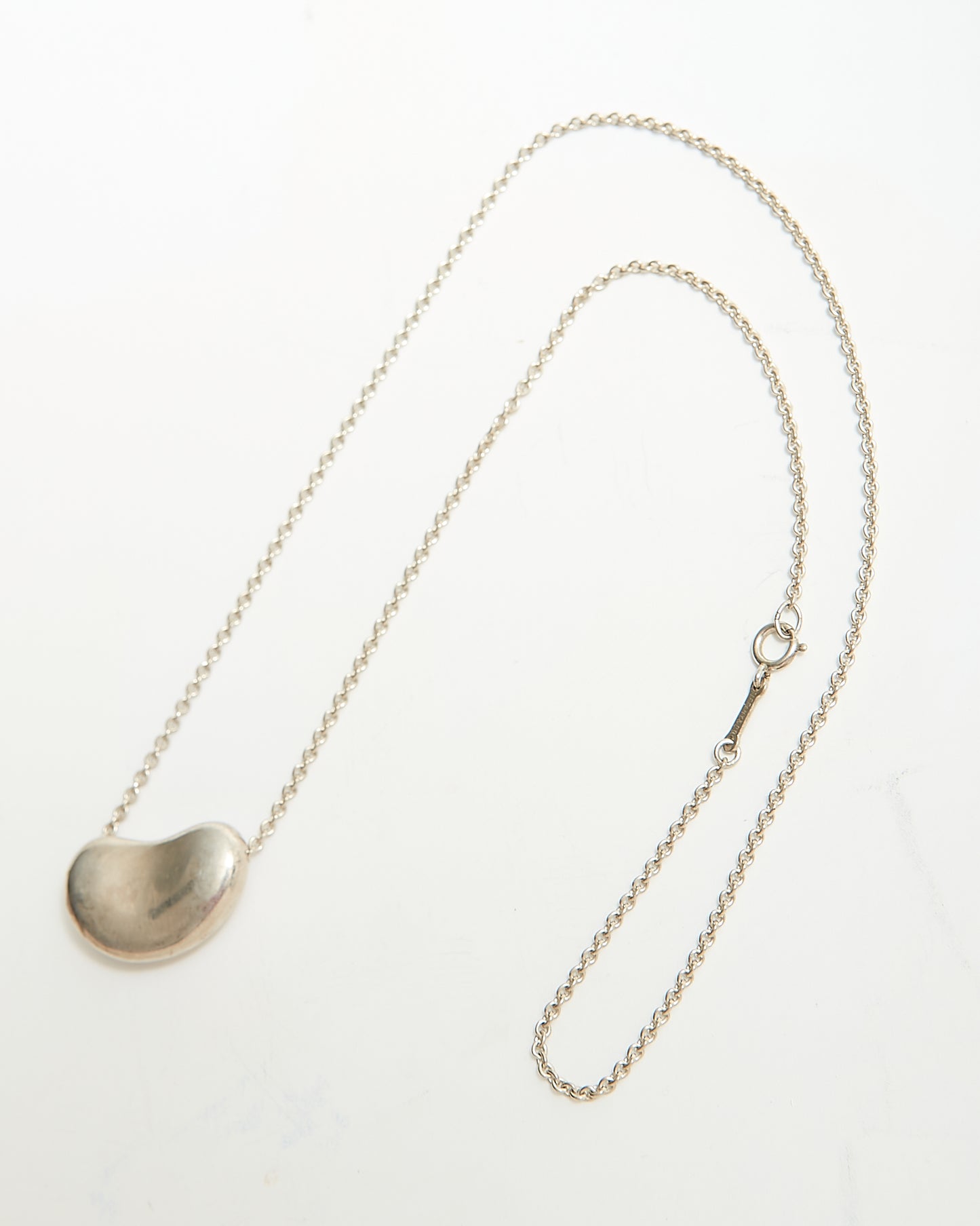 Collier pendentif Tiffany en argent sterling à gros haricots Elsa Peretti